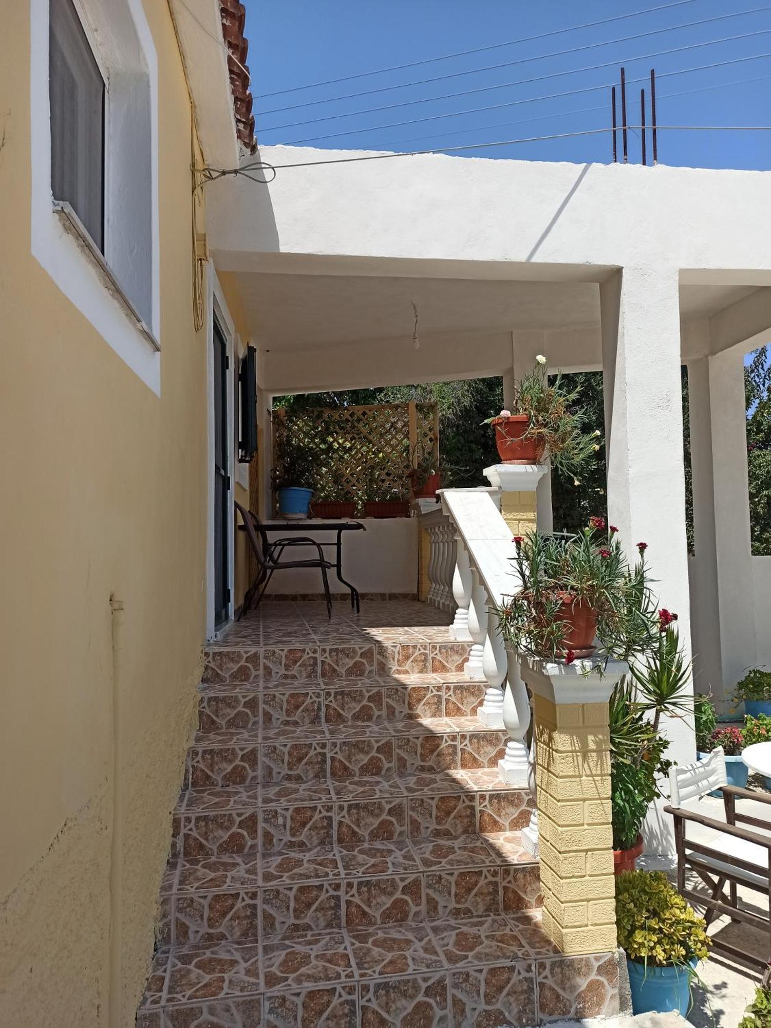 Апартаменты Dimitris House Petriti Экстерьер фото